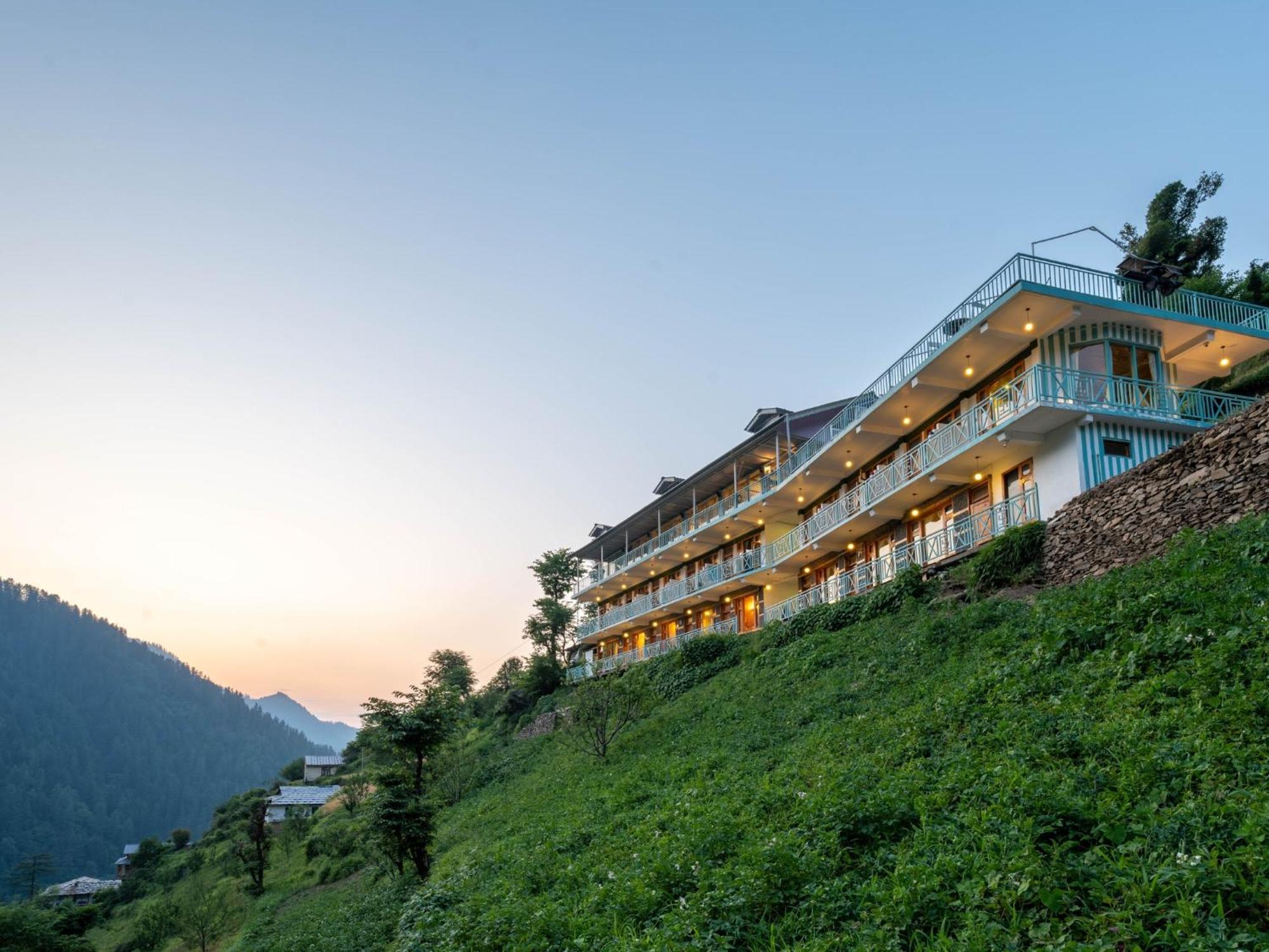 Moustache Shoja, Jibhi Hostel Kültér fotó